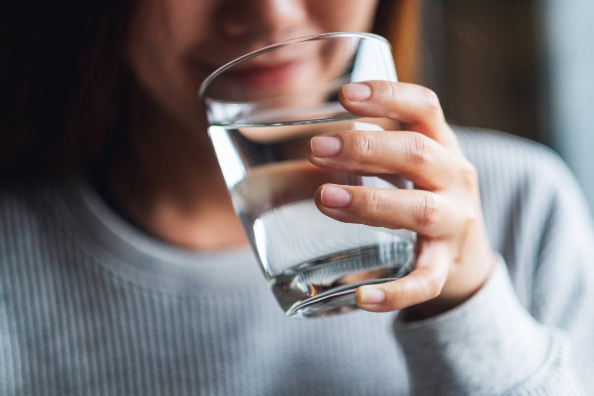 Ósmosis inversa vs. agua embotellada: ¿Cuál es la mejor opción para tu familia?