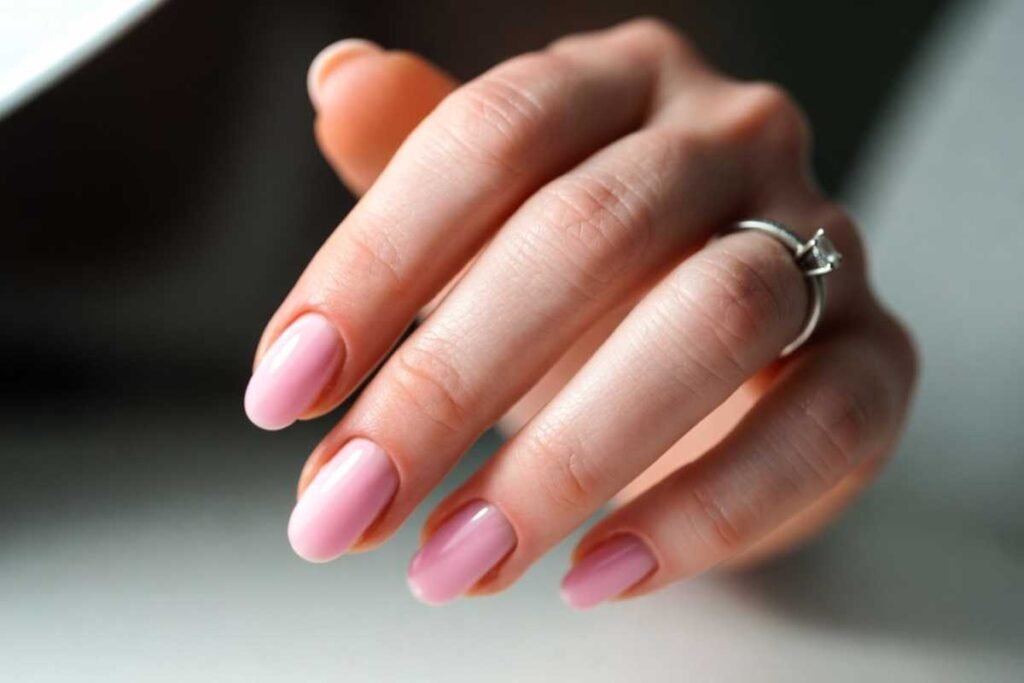 Equipo esencial para una manicura higiénica en España